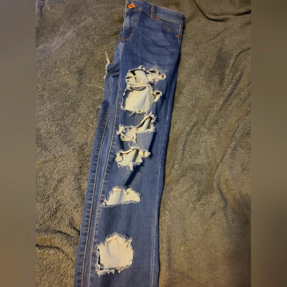 Low-rise custom blue jeans